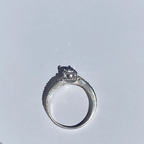 Handcrafted ring - Picture 2 of 3